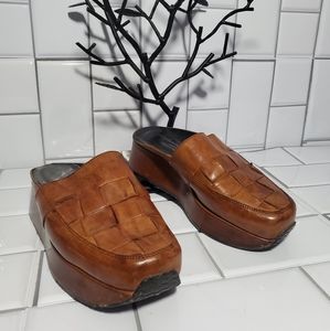 COPY - STEPHANIE KELIAN PARIS  Brown  Leather Slides